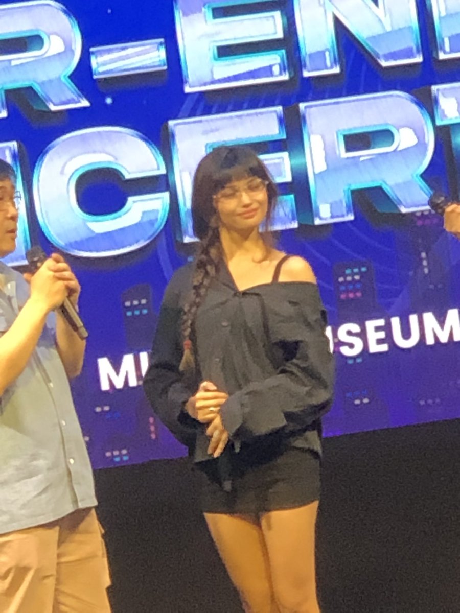 joolspersecond's tweet photo. low quality pics ni alexei

kung alam niyo lang gaano ako kaworried and nawawalan ng gana kasi i thought di na magpapakita ulit si alexei ☹️☹️ somehow mej makakahinga na nang maluwaggg

YEAR END CON WITH YGIG
#YGIGatSBTownYearEndConcert
#SBTown2024Concert 
#YGigs @ygig_official https://t.co/DFnQc1tqHZ