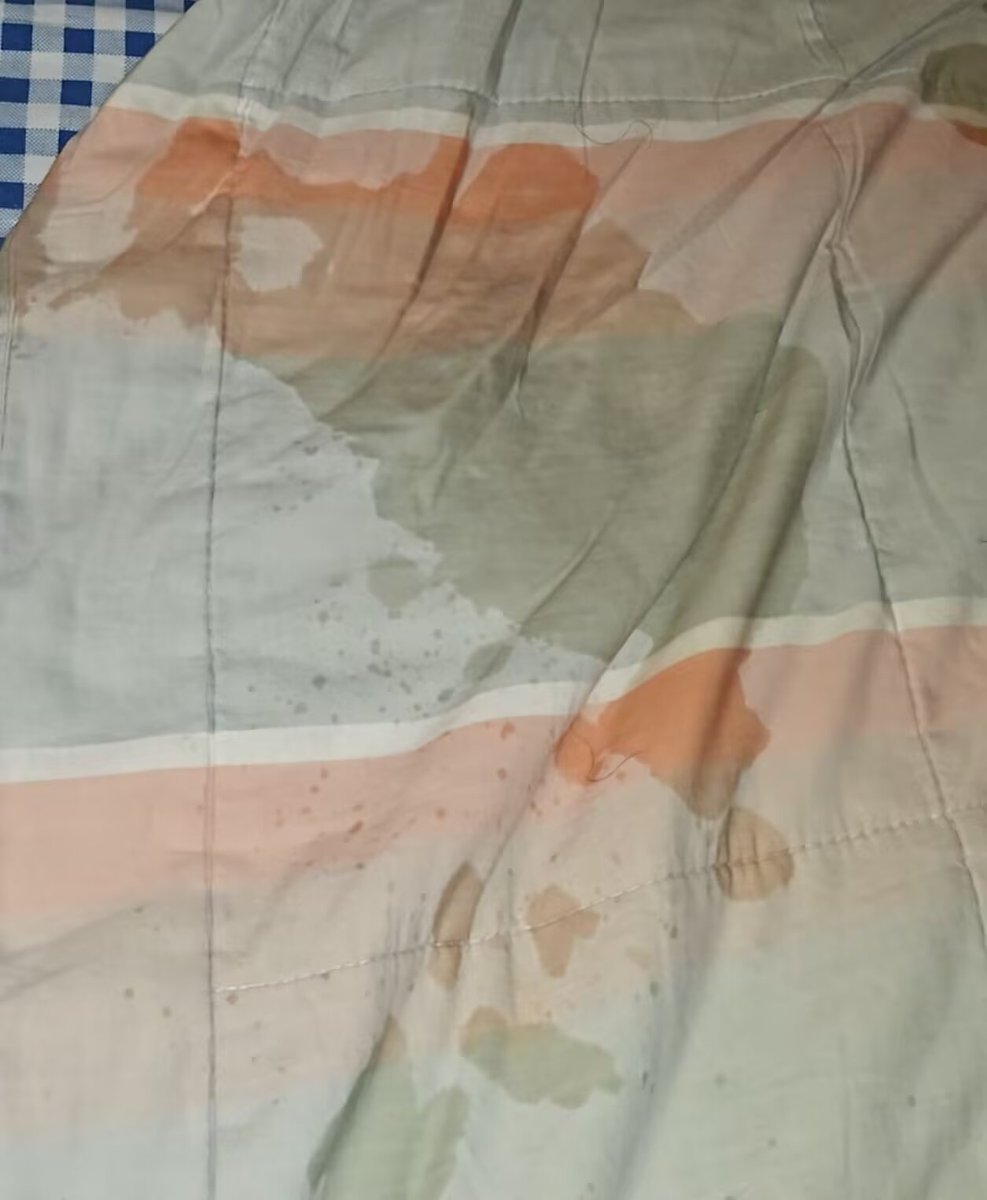 30多岁的人了还尿床，你们说是不是该打屁屁？