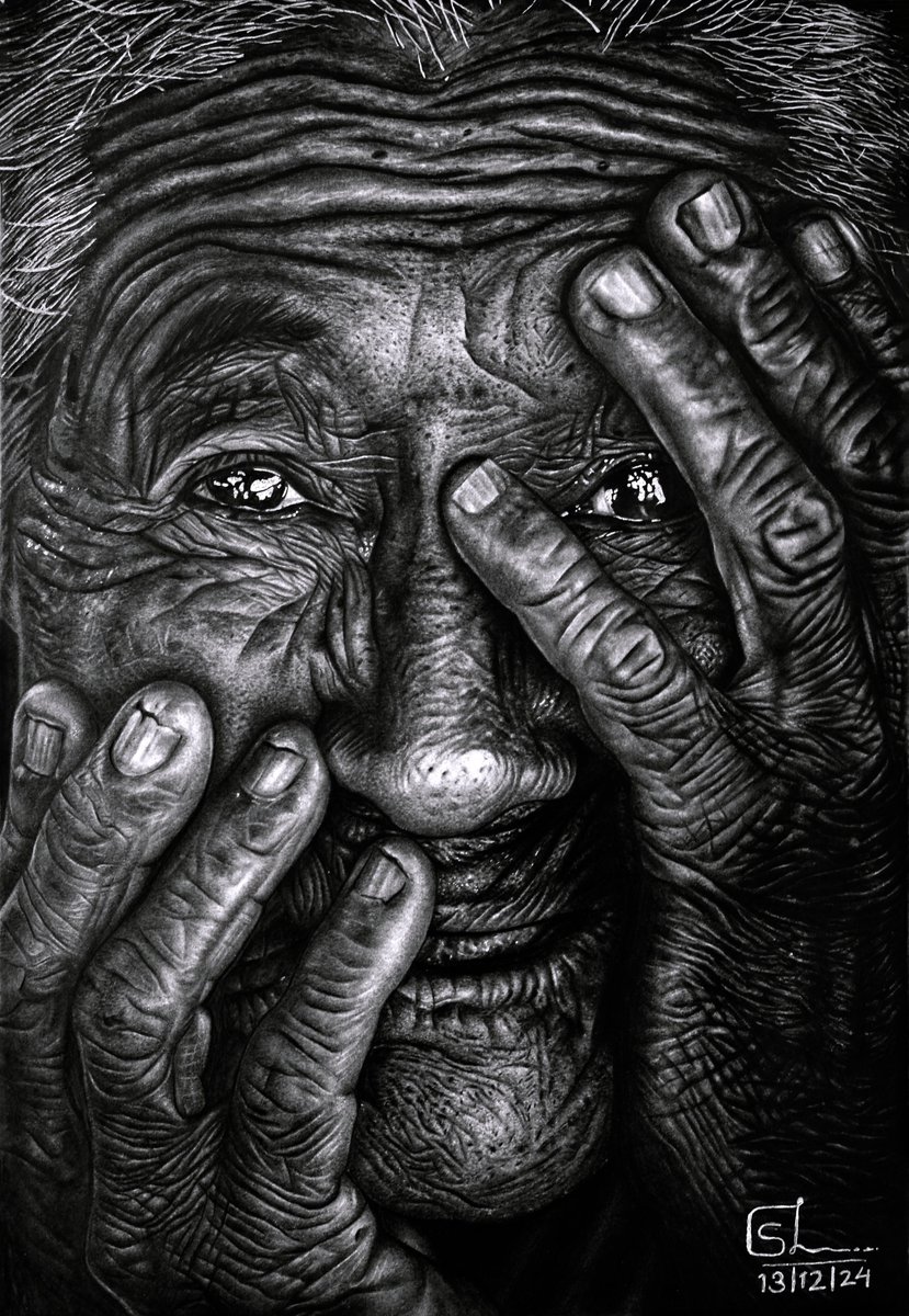"Strength in silence, beauty in every wrinkle. ✋✨".
My Pencil Artwork on an Old Woman❤️