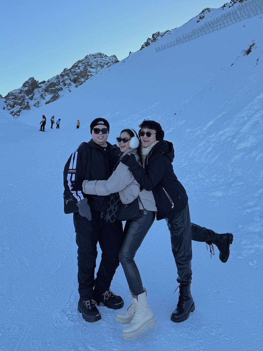 CH000LO's tweet photo. snow much fun 💯 #kazakhstan 🇰🇿 https://t.co/eXtfiLOCYB