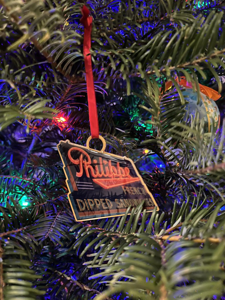 U2KROQ's tweet photo. Ahh, NOW the tree is complete.
@PhilippetheOG https://t.co/8LG8Wu3PrF