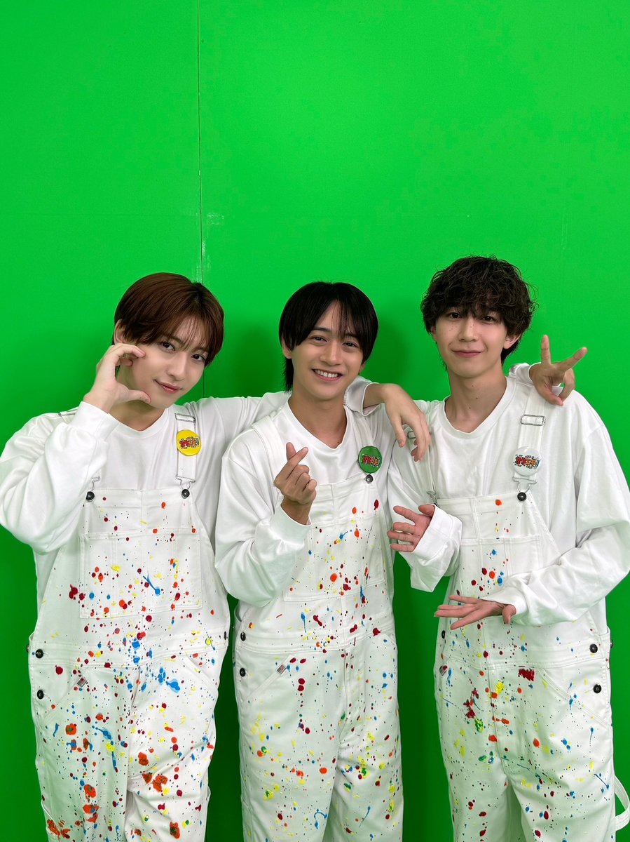 jr_official_X's tweet photo. 今週も『 #カクエキ！』は16:00からお届けです🚃💕

今回は東京駅で手土産ダービー🛍️🎶

ぜひご覧ください🫶🏻🫰🏻🫲🏻

#中村嶺亜 #藤井直樹 #永岡蓮王
#7MEN侍 #美少年 #AmBitious https://t.co/VDSKB8lJCq