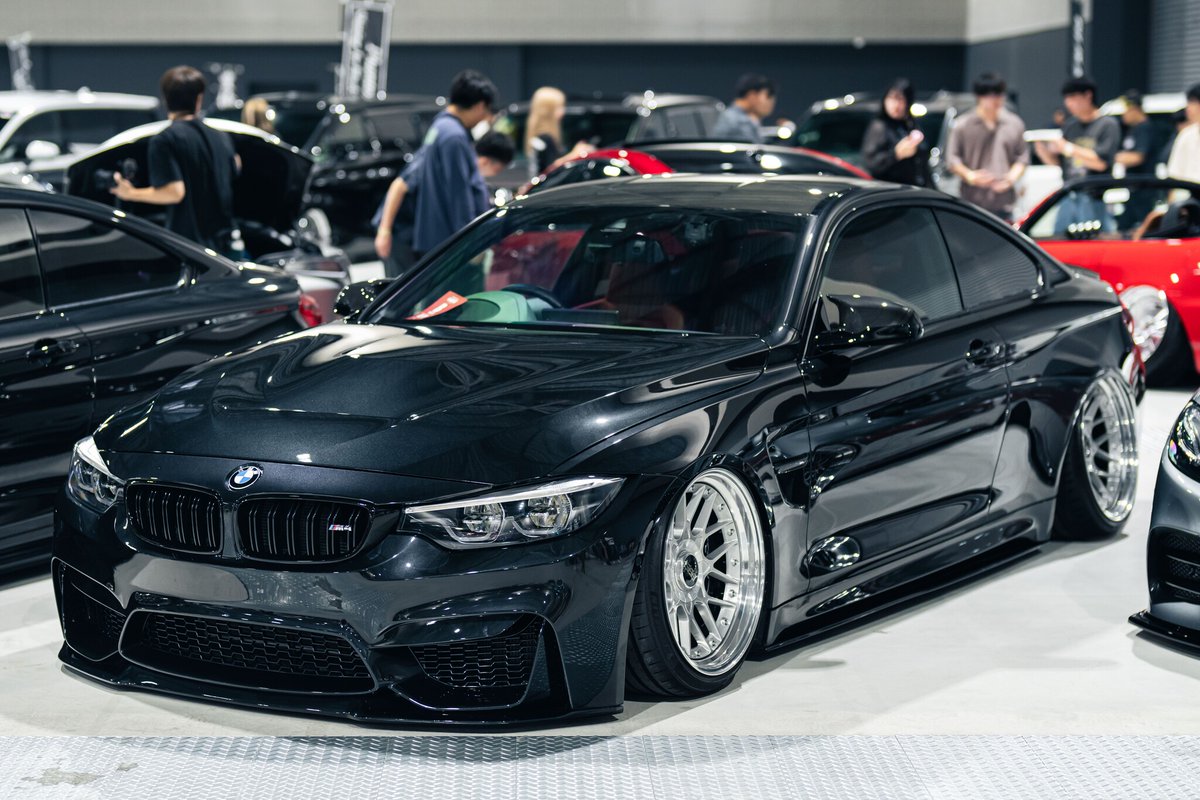 responsejp's tweet photo. ドレスアップから本気仕様まで、懐深いBMW『M4』のカスタム6選…A-MESSE JAPAN 2024
https://t.co/JcuSiiFwGI
#amesse #bmw #m4 https://t.co/YQ8Uz650dI