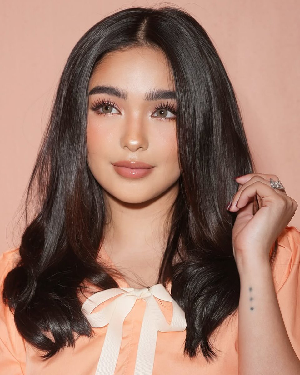 psngayondigital's tweet photo. FACE CARD ALWAYS VALID 🤍 

Aktres na si Andrea Brillantes, gorgeous-looking sa photos na ini-upload ng makeup artist na si Anthea Bueno.

(Instagram/anthenabueno) https://t.co/s7QOk2aGtX