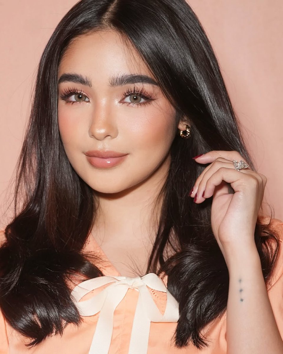 psngayondigital's tweet photo. FACE CARD ALWAYS VALID 🤍 

Aktres na si Andrea Brillantes, gorgeous-looking sa photos na ini-upload ng makeup artist na si Anthea Bueno.

(Instagram/anthenabueno) https://t.co/s7QOk2aGtX
