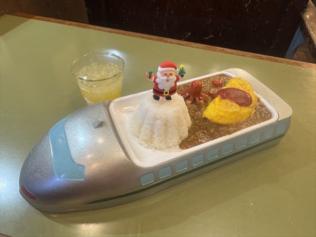 Niagara_curry's tweet photo. こんにちは☺️
カレーステーションナイアガラです！！

🎄臨時列車運行のお知らせです🎄
新幹線カレークリスマス号が運行します🤶 12月14日（土）より年内限定で運行います！
⬇️新幹線カレークリスマス号　¥1200 https://t.co/K308mXQ49n
