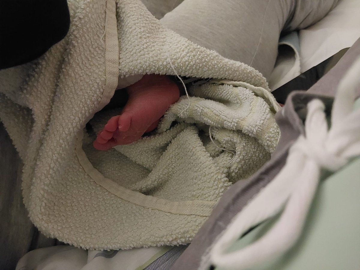 Dudika72's tweet photo. @nanasiagi Gratulálok! Jó egészséget a kis családnak. 👶🍼👣 
Október 17-én én is nagymami lettem, igaz nekem az első unokám 🥰 https://t.co/dnILz0j0Y9
