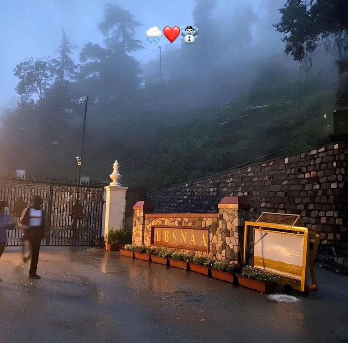 ADITYAUPSC4U's tweet photo. बस अब एक ही चाहत है कि तुम्हे पाना है ❤️

#LBSNAA #UPSC #IAS #NEW #INDvsAUS #AlluArjun https://t.co/EhPMiBl7S5