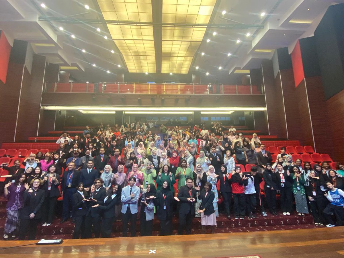 MsumalaysiaS's tweet photo. Congratulations to the organising committee of SESS Talk for another successful competition. Well done FTESL students for continuing the biannual event legacy!!
#MSU #SESS #FTESL #SESStalk https://t.co/l28jMhqoG7