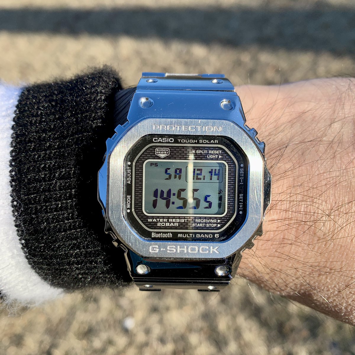YossiyWear's tweet photo. #ハンドメイドスニーカー
#オリジナルスニーカー
久しぶりファントムローカット👌
チノパンとパーカーは #REFLEXION 👍そこに #delong のオーダースタジャン👌
フルメタル #GSHOCK #gmwb5000 をお供に過ごしています👌 https://t.co/yB65xgG6ij