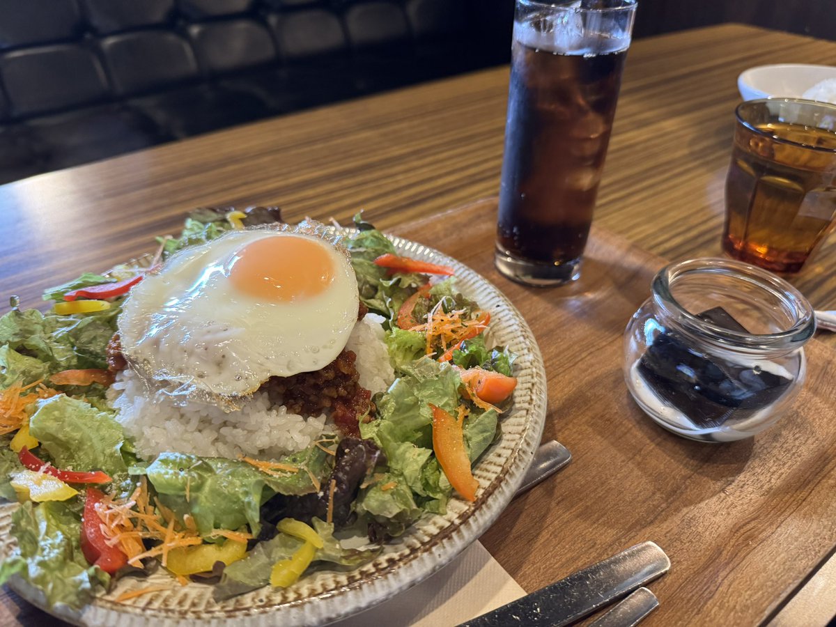 mitsuhikotakano's tweet photo. 名古屋則武の「喫茶モーニング」で開催中の光行凱さんの写真展を見てきました。
オーストラリア本土やタスマニアで撮影されたウォンバットや動物達の素敵なお写真はどれもロマンチックでした🥰

明後日16日（月）まで開催です。 https://t.co/Exc76WVxDT