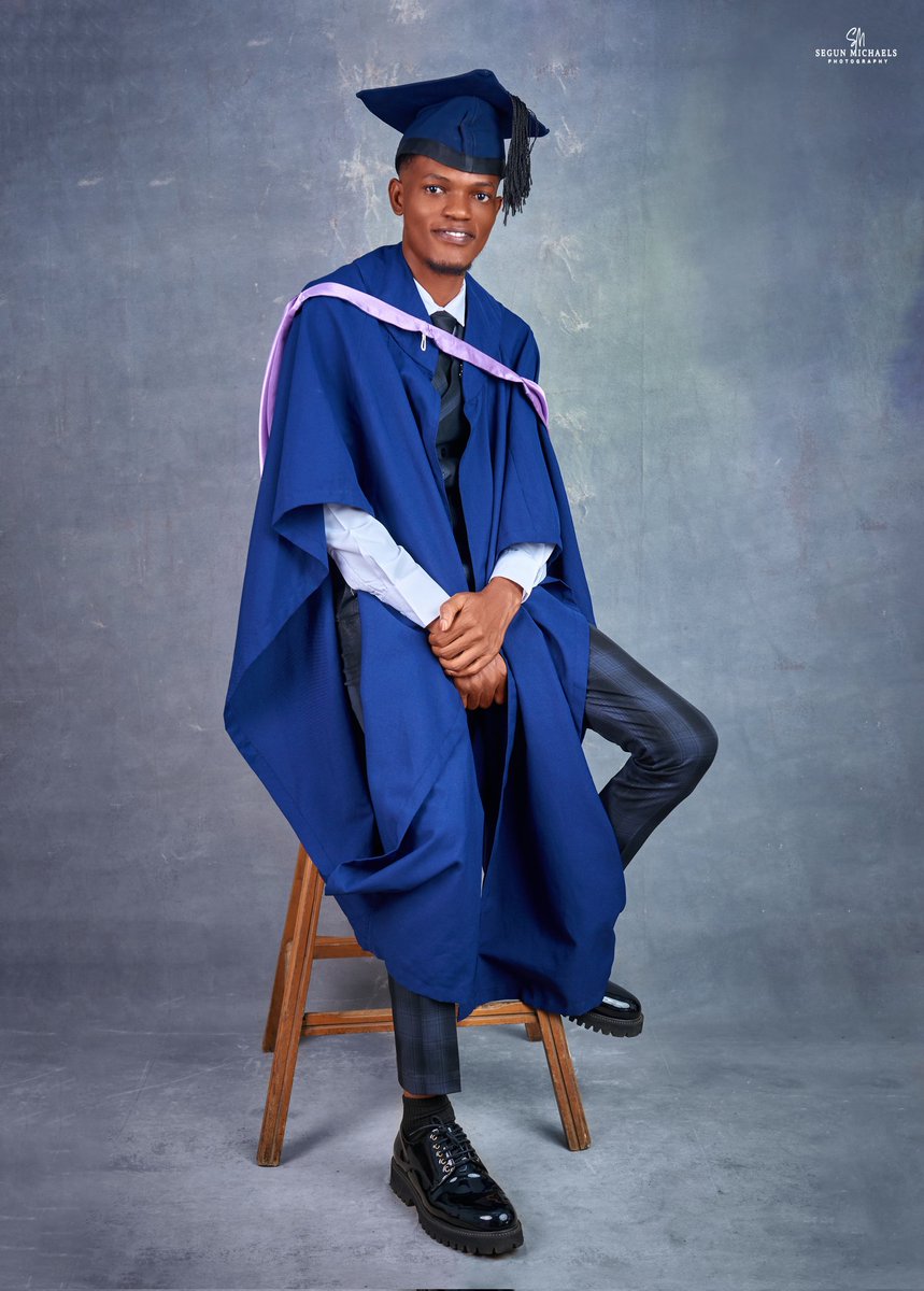 topazonaps01's tweet photo. How it started VS How it ended.  It can only be God. I'm really grateful. Now a certified Agricultural Economist
Congratulations Akinfolarin Akintunde, Inumidun Onaopemipo.
B. Agric (Hons) OAU. Second Class (Upper Division). https://t.co/OzXBoQ3yGp