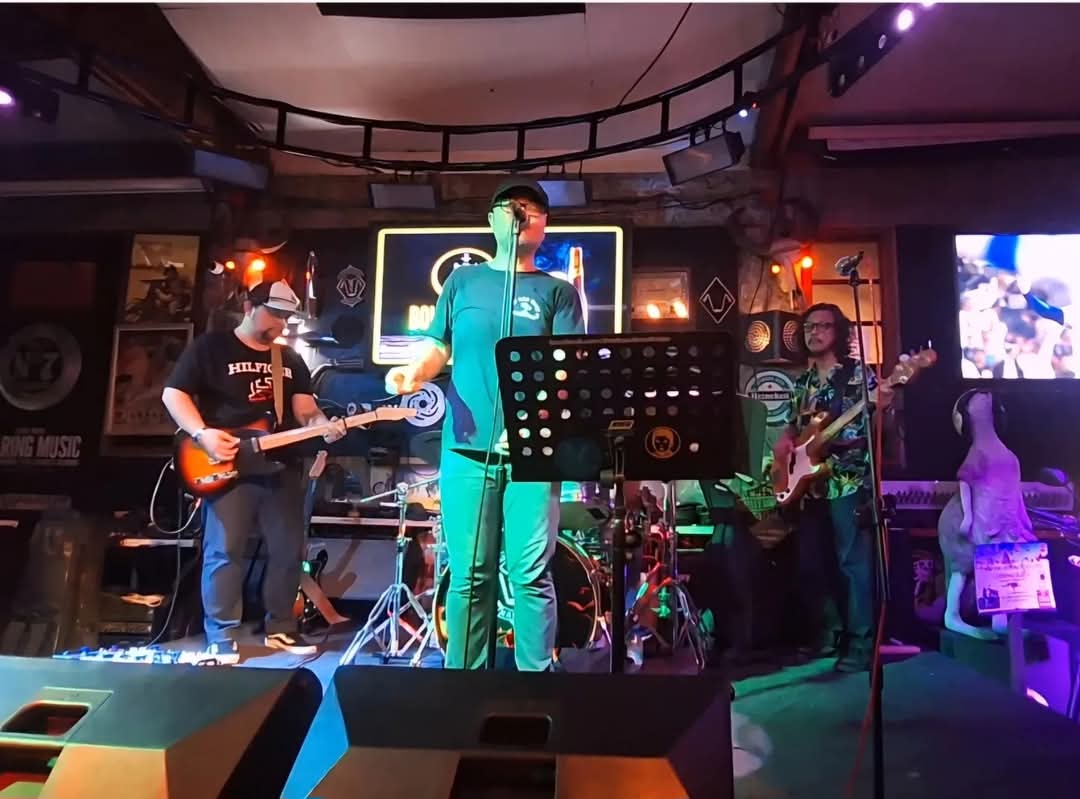 Tarantulas_band's tweet photo. Last night's blues rock sessions😎🤘 
@HandlebarMakati https://t.co/2PGhdkyAsR
