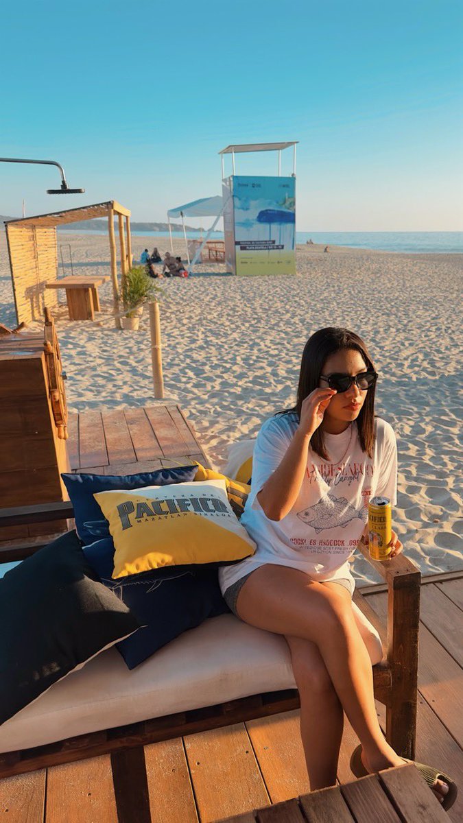 Alondraalunaaa's tweet photo. Sigo sin creérmela que fui la operadora de este gran evento… amo con mi vida vivir en la playa🩵
#WSLBigWave #CervezaPacifico #SurfOpen #Zicatela #PuertoEscondido https://t.co/XKbIrXXfzH