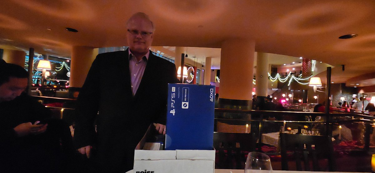 albert_riopel's tweet photo. Lucky door prize winners at ICOM America & ICOM Canada Christmas Party, including me (Albert). I finally won! ๐Thank you, #ICOMcanada #ICOMamerica #ICOM. As always a nice Christmas Party celebration! ๐๐๐ฎ๐ฅ ^ @EarlaRiopel https://t.co/s3LlA2A3gc