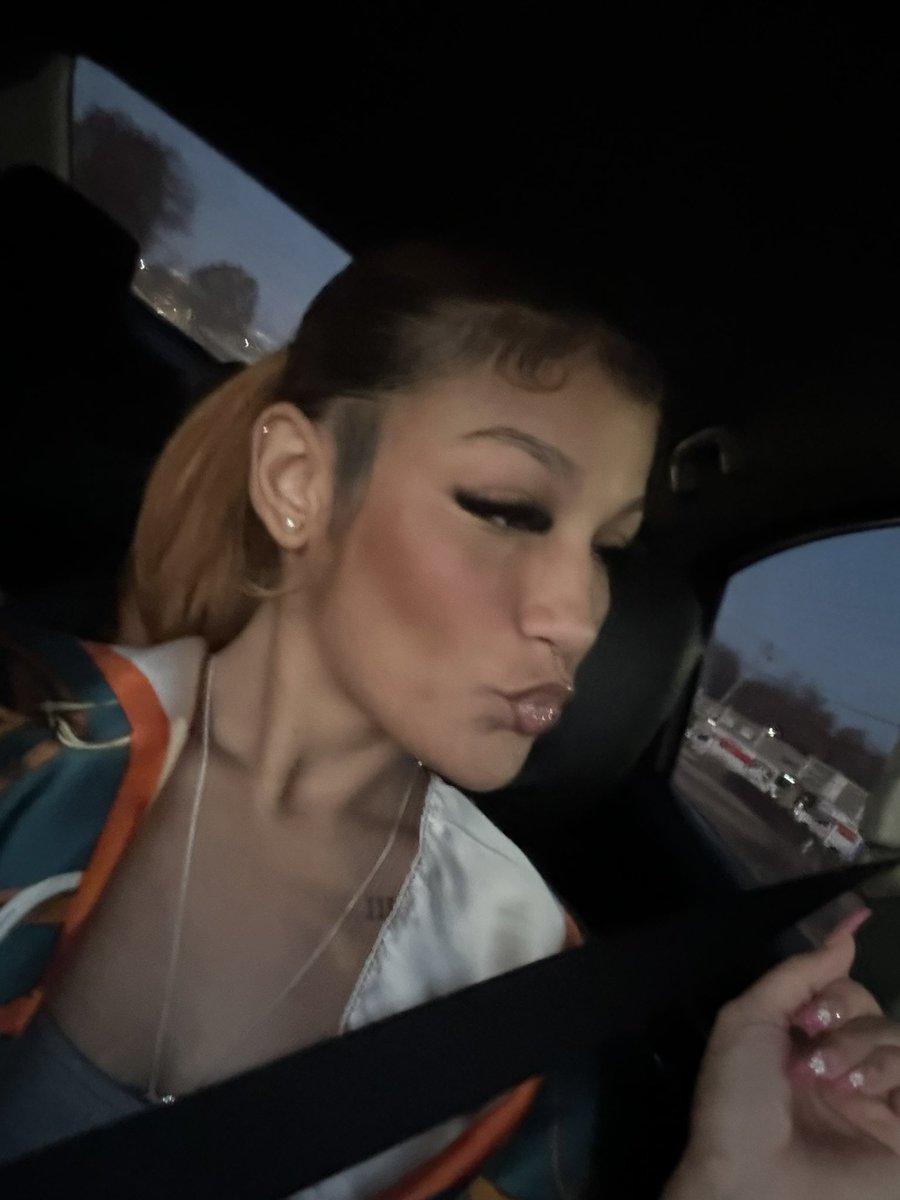 Barbiana.meme tweet media