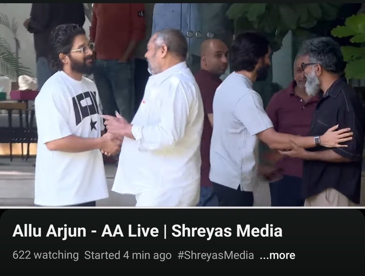 Ghajinii_'s tweet photo. #Pushpa2 success celebrations Live from Allu Arjun’s house. 

#AAlive #ShreyasMedia https://t.co/0NNmoIy5hV
