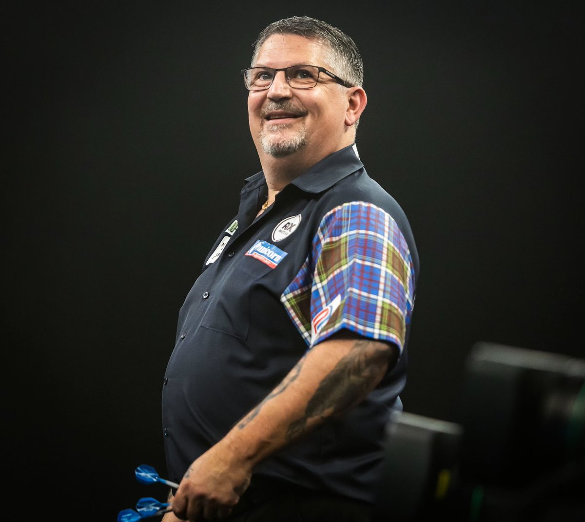 Darts Orakel (@dartsorakel) on Twitter photo 🚨GARY ANDERSON GIVEAWAY🚨
Still the last man to retain the title, the end of this World Champs will mark 10 years since he won his first. So we're giving away a set of his darts 👀 For a chance:
❤️ Like
🔃 Repost
➡️ Follow us and <a href="/UnicornDarts/">Unicorn Darts</a>
Draw will be on 22nd Dec 🙏 🚨GARY ANDERSON GIVEAWAY🚨
Still the last man to retain the title, the end of this World Champs will mark 10 years since he won his first. So we're giving away a set of his darts 👀 For a chance:
❤️ Like
🔃 Repost
➡️ Follow us and <a href="/UnicornDarts/">Unicorn Darts</a>
Draw will be on 22nd Dec 🙏