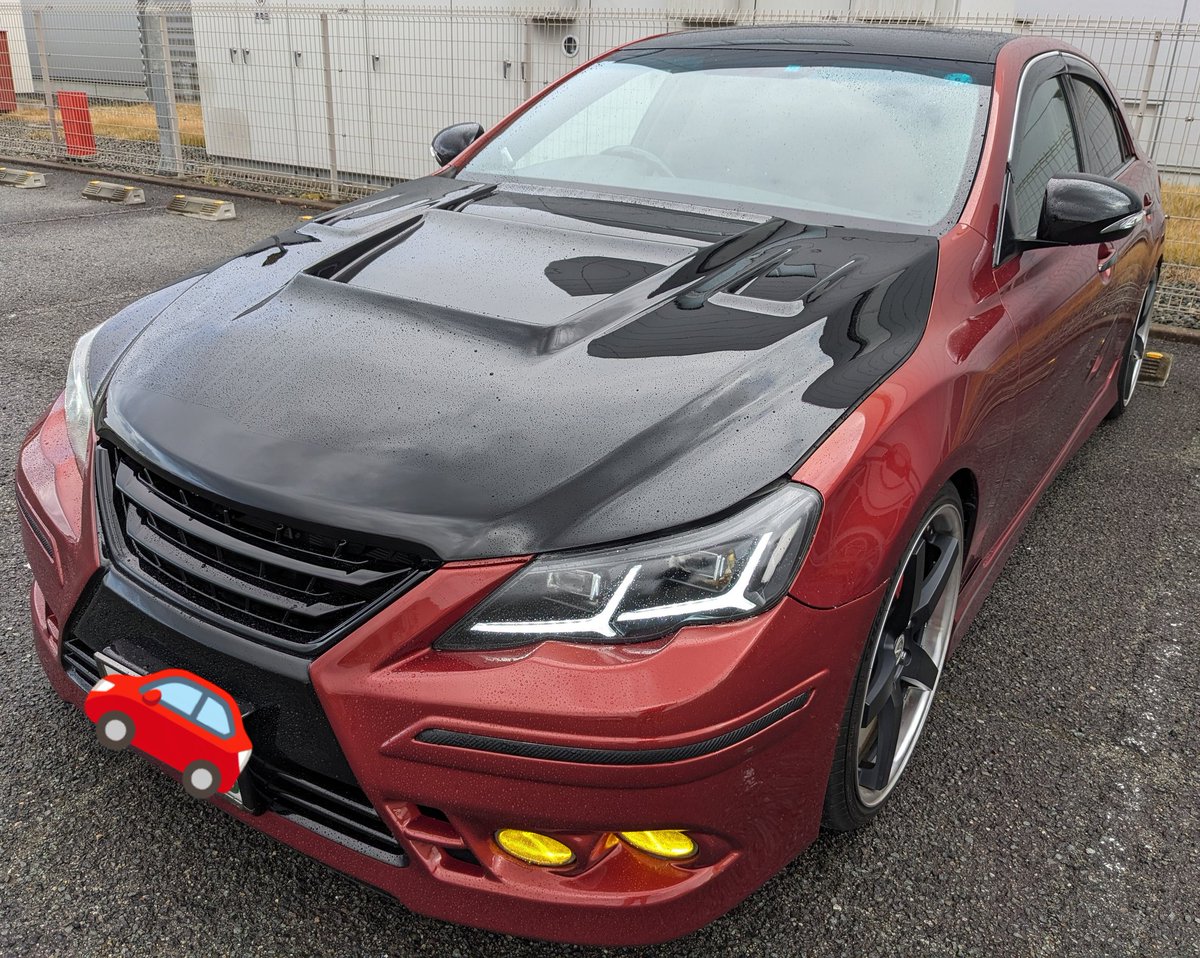 shuu5777002934's tweet image. エアロボンネット装着♪
かっけぇす👍️
#マークX
#BRASH