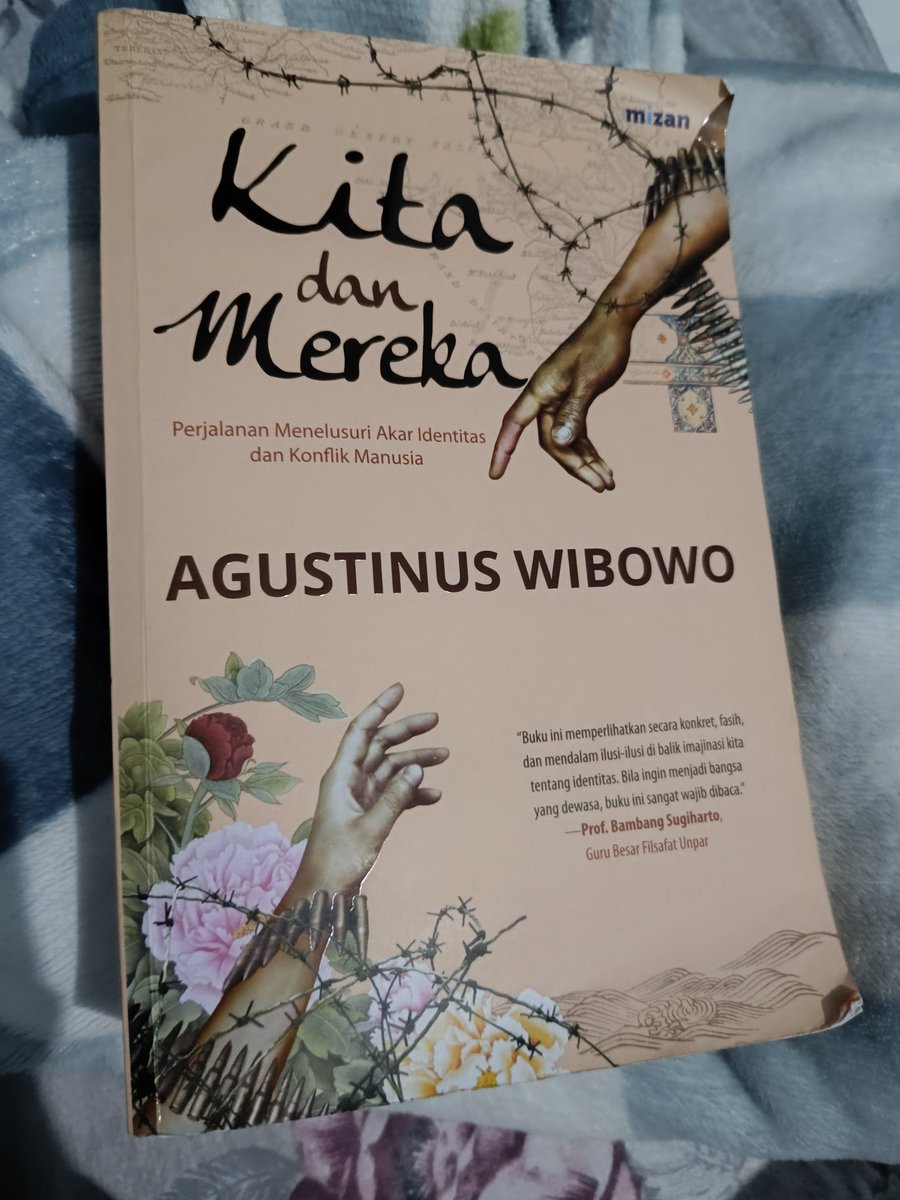 fadhilatulhusna's tweet photo. @basebuku Buku non fiksi yang tebel bener tapi seruu. https://t.co/vRSkYnaK2A