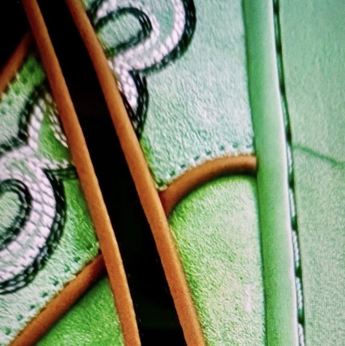 JustFreshKicks tweet media