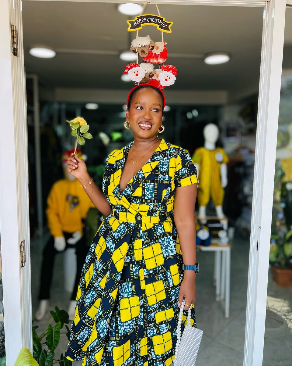 marishdesignsug's tweet photo. Christmas is calling, and so is our Marish Christmas collection🎄✨ From thoughtful gifts to festive fashion, it’s everything you need for a magical holiday season. Shop now our stunning marish kitengi Crisscross dresses now available in different prints and sizes

#Marishdesigns https://t.co/fo4OybWPX9
