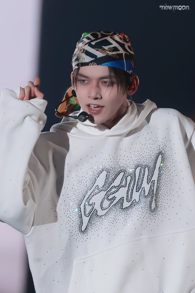 newmoon_iiii's tweet photo. 241214 KBS

🦊 GGUM

#연준 #YEONJUN
#TXT #TOMORROW_X_TOGETHER
#투모로우바이투게더 https://t.co/mbeaMKC2QA