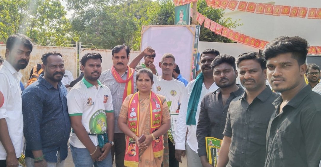 mohanranjith153's tweet image. ஈரோடு கிழக்கு தேர்தலின் போதே மீண்டும் ஒரு இடைத்தேர்தல் வர வழிவகை செய்ய வேண்டாம் என மக்களிடையே நாம் தமிழர் கட்சி மேடைகளில் பேசப்பட்டது...

அது தற்போது நடந்துள்ளது.

ஈரோடு கிழக்கு இடைத்தேர்தல் பரப்புரையின் போது நாங்கள்