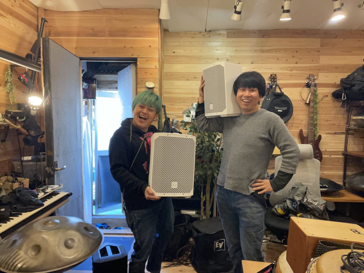 ENAZOUvocalist's tweet photo. アニソンズはeverse8推し。
軽いし機能性抜群!
音の良さは言うまでもなし。
#アニソンズ
#everse8
#electrovoice https://t.co/S3EgQiiGiD