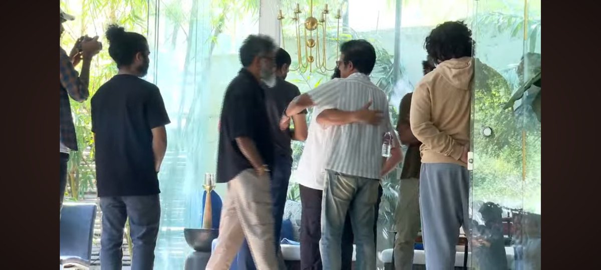 TrendsAlluArjun's tweet image. #NationWithAlluArjun 

Director #Krish garu , @actorbrahmaji garu &amp;amp; @RollRida  at @alluarjun's residence ♥️♥️♥️

#AlluArjun