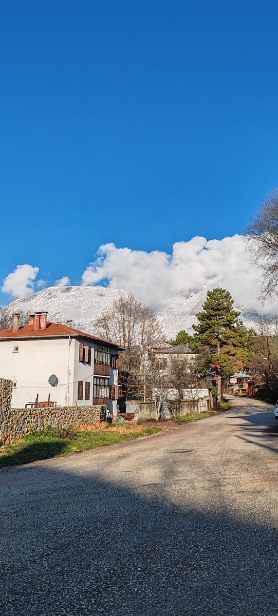 ademersoy's tweet photo. Gelde iman etme #Safranbolu #kar #Elhamdülillah https://t.co/9uePRtYQ88