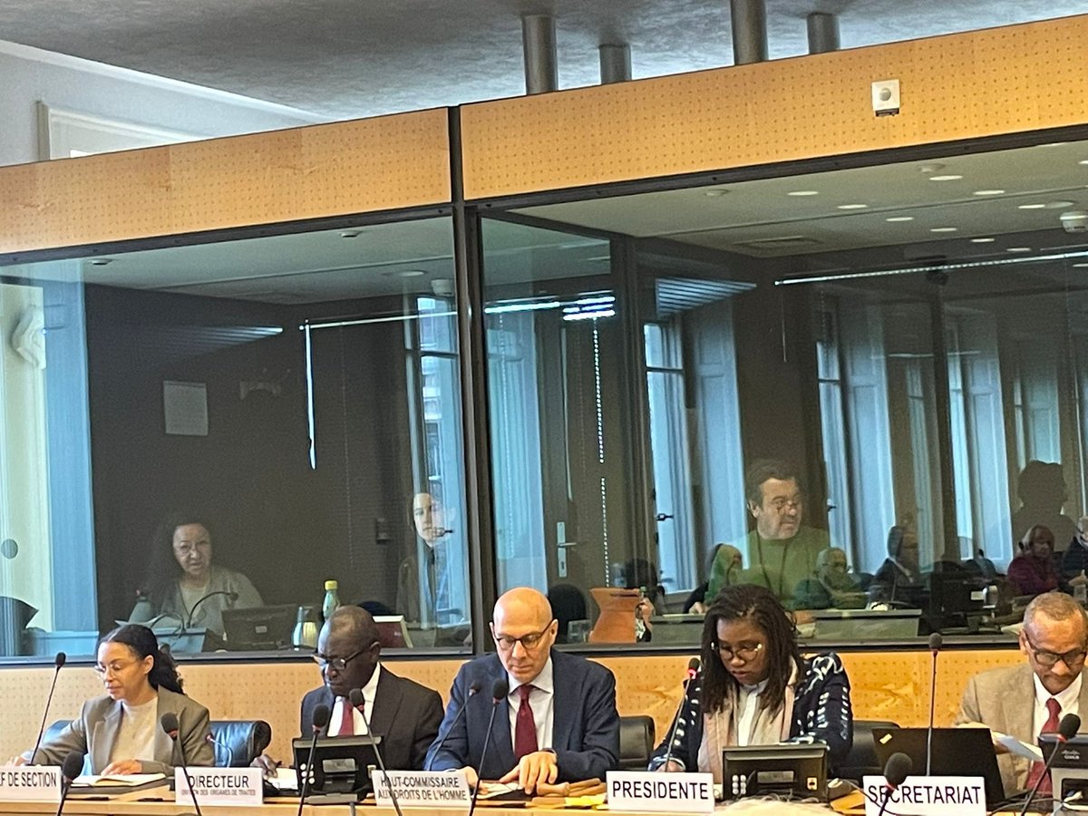 FatimaDiallys's tweet photo. Pour la première de son histoire, le Comité pour la protection des droits de tous les travailleurs migrants et des membres de leur famille #UNCM a eu l’honneur de recevoir le haut commissaire des nations unies aux droits de l’homme, M. Volker Turk.
#UNHCHR #UN #HumanRights https://t.co/kjn2HfeWt4