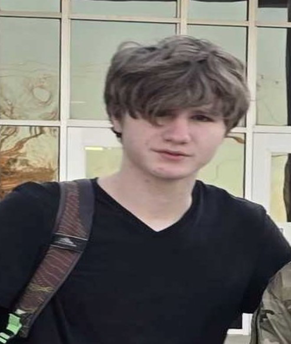 Missing Person 

Korben Box, 16, 6’0, 150 lbs. 
He was last seen in the 11300 block of E 44th St, on 12-13-24 at 10 PM. He is missing and believed to be at risk.  He was last seen wearing a purple hooded sweatshirt and blue jeans. If located, call 911.