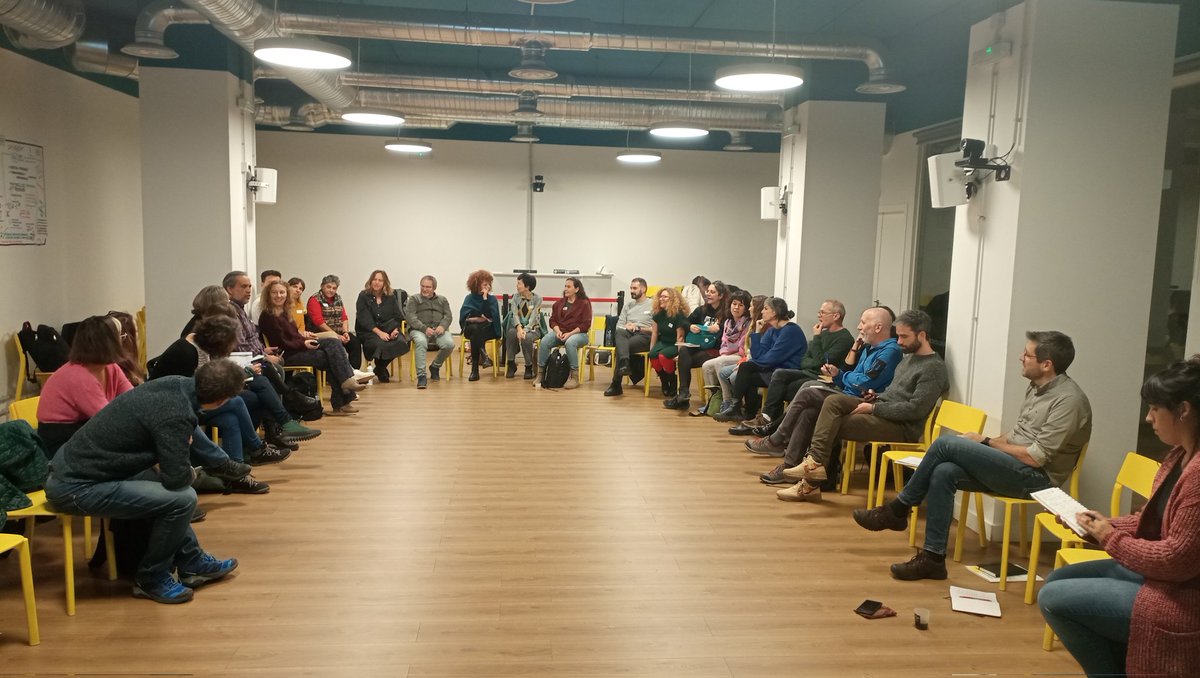 Participam en l'assemblea general de <a href="/Reas_Red/">Reas_Red</a> 

Hem aprofitat la trobada per treballar en aliança amb altres moviments socials estratègies de futur construint escenaris de transició ecosocial