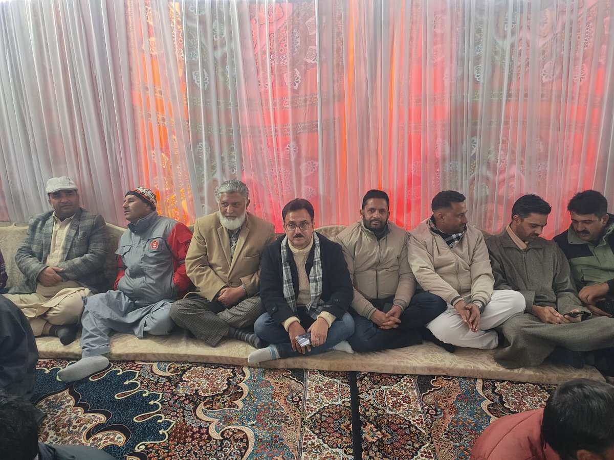 imranch7780's tweet photo. The PDP General Council meeting, chaired by Party President @MehboobaMufti is underway at the party headquarters in Srinagar. https://t.co/WefqEt1XKG