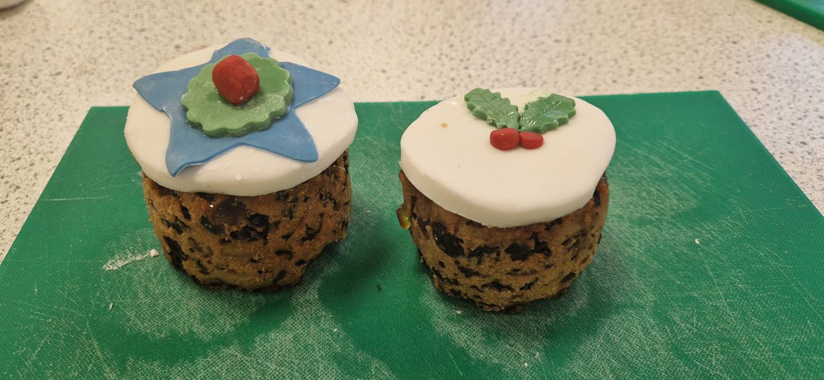 ChrystonFTT's tweet photo. Some s1’s had a great couple of weeks at or H.E Future Fridays Christmas cake club. https://t.co/CIY7iei1lu