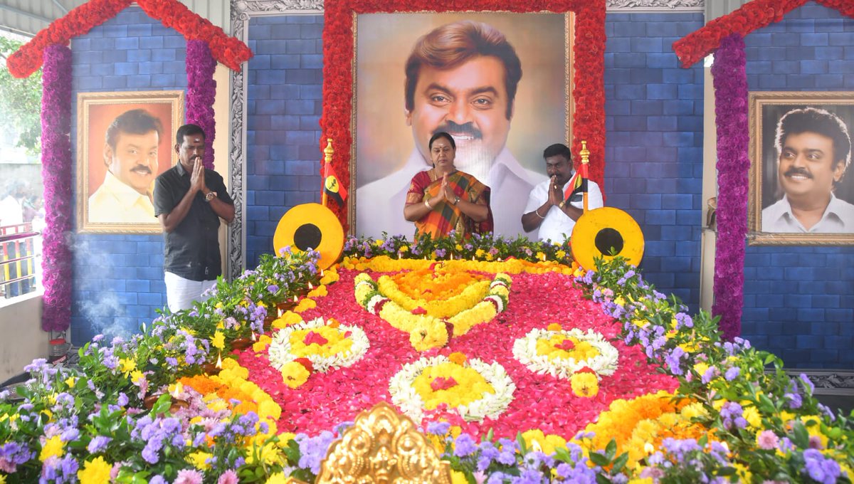 PremallathaDmdk's tweet photo. கேப்டன் ஆலயத்தில், சிறப்பு பூஜை மற்றும் அன்னதானம்! #captainaalayam #Captaintemple #captainvijayakanth https://t.co/HhYxcNTcBI