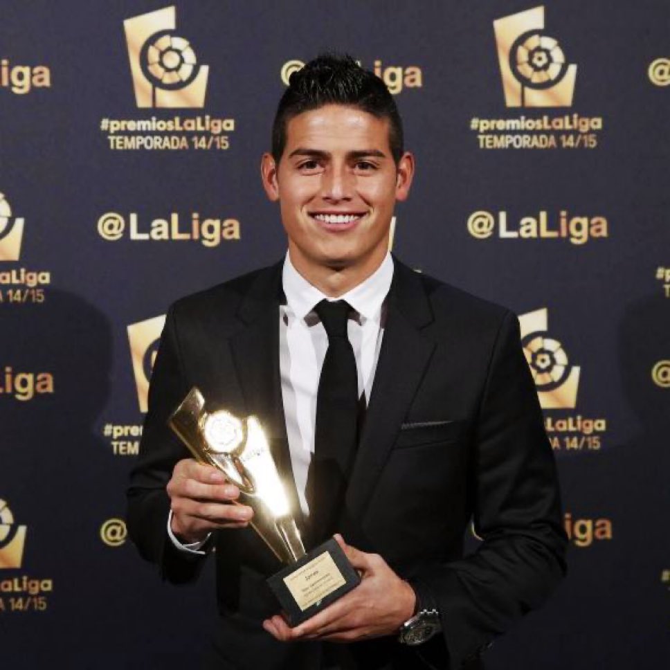 madrid_total2's tweet photo. James Rodriguez en 2014-15, temporada debut con el Real Madrid:

⚽️ 17 goles
🅰️ 18 asistencias
🏆 2 títulos
🥇 Mejor mediocampista de La Liga
🏅 Elegido en el equipo del AÑO de la UEFA.

Que barbaridad. 🪄 @jamesdrodriguez https://t.co/5Pzlzqwrkg