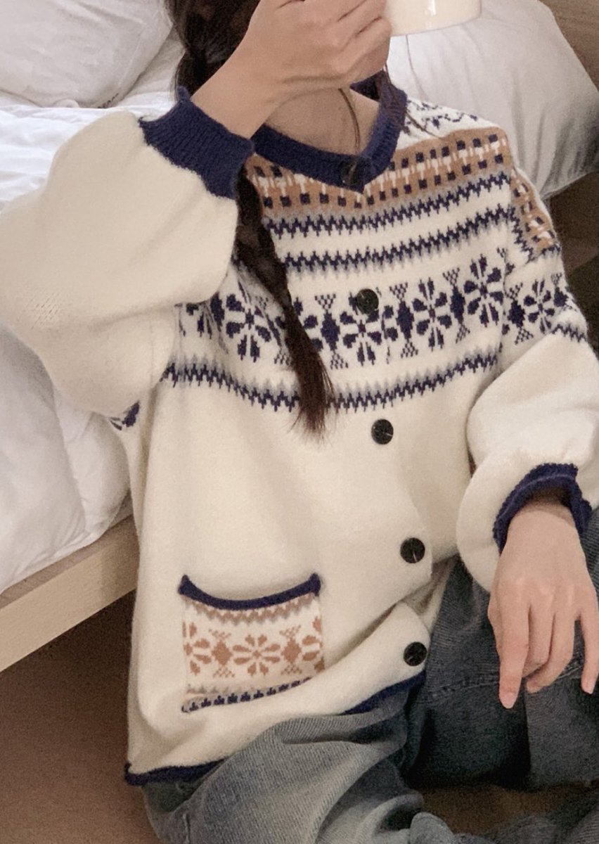 mayrosemari514's tweet photo. *링크에서 수익 발생 시 일정 수수료를 제공받습니다

연말 분위기 필수템❕ 노르딕 니트 하나쯤 장만하실 시간이 됐습니다 . . .
포근한 노르딕 패턴 추천템 타래 ⬇️ https://t.co/8B0jcil5YZ