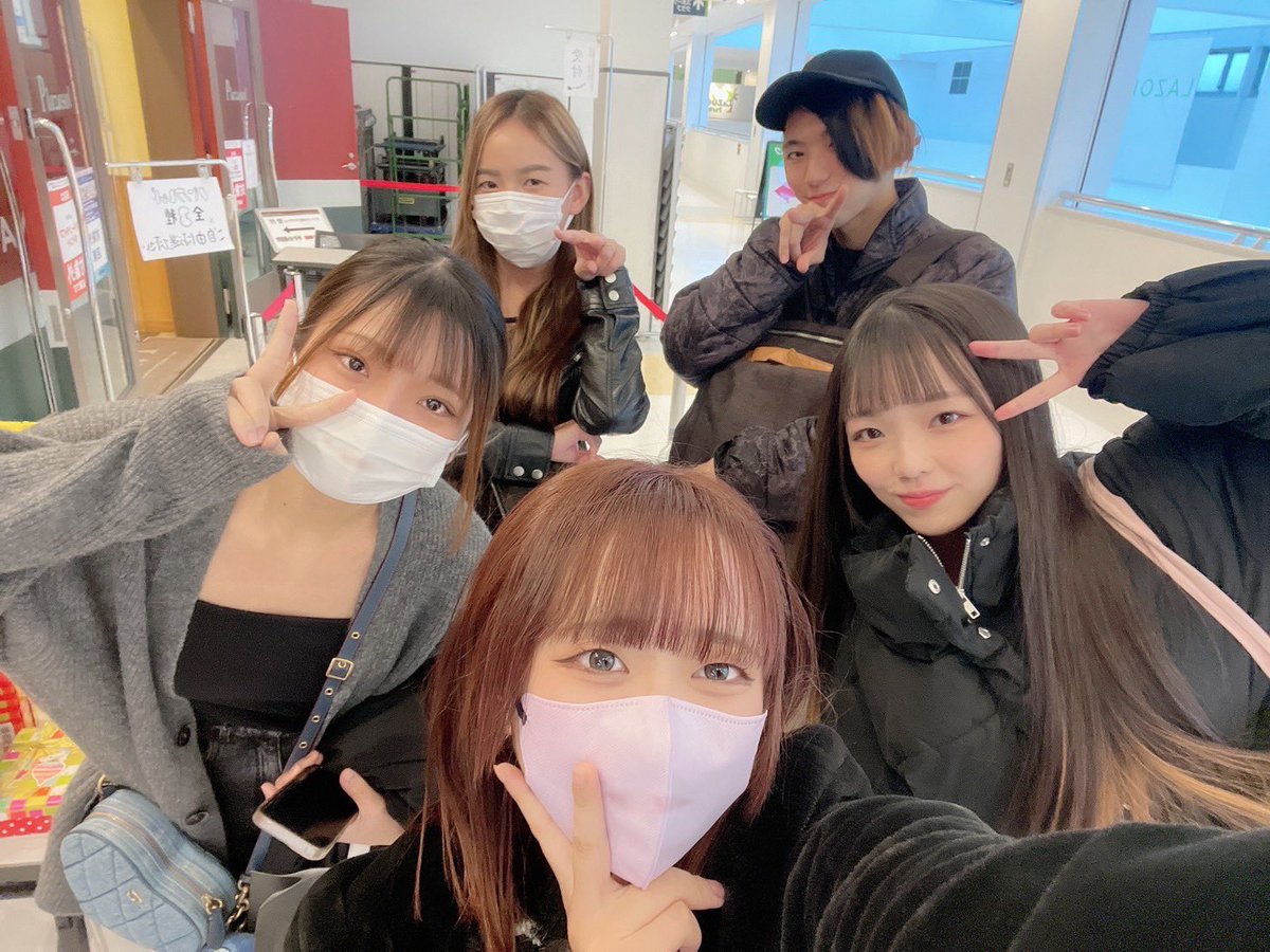 6期＆7期！！
卒業振りくらいに会ったのが3名。
役名を当ててみよ。

<a href="/ruka_0401k/">かねこるか🐬🌸</a> 

#ピースオブクリスマス2024
#ピースオブクリスマス2022
#ピースオブクリスマス2021