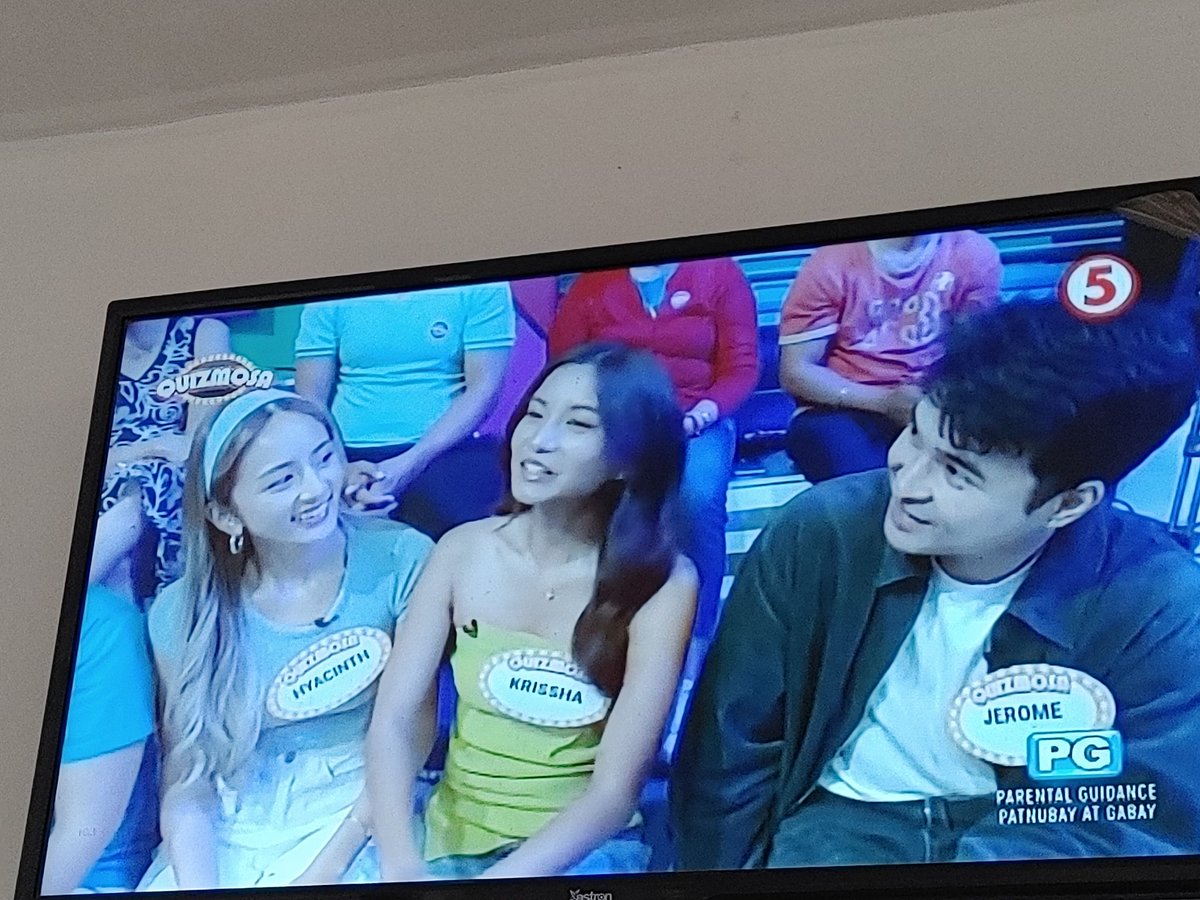 HyGabForever's tweet photo. Soafer pretty naman ng baby Hya nato.. Bagay talaga sa national tv

UNIVERKADA IN QUIZMOSA

#HyacinthCallado | #ChasingInTheWild 
#GabLagman  | #HyGab https://t.co/cmFaeChjVl