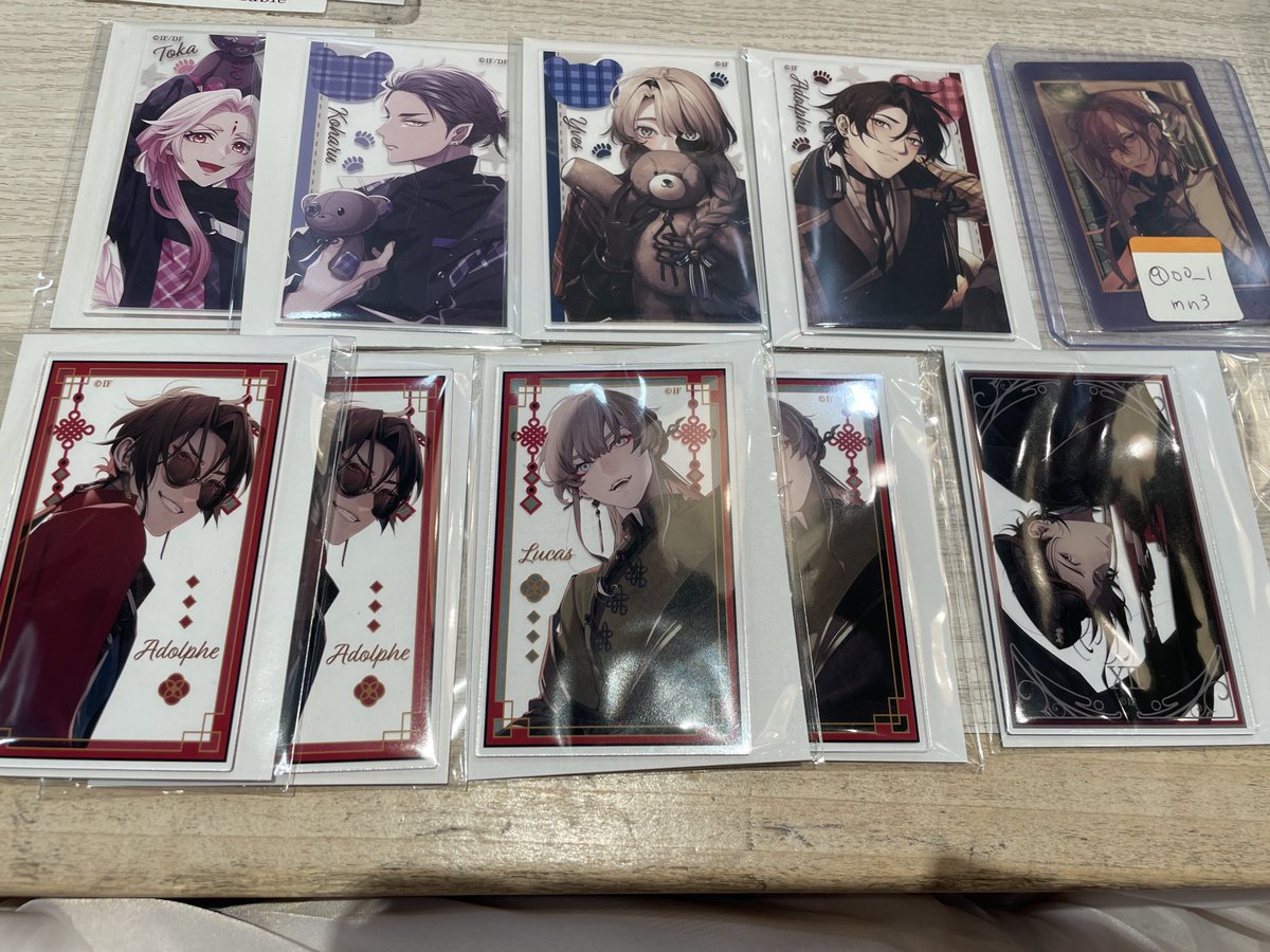 【交換】オトマ　アクカ　9RIP　終ヴィル　オラソワ

【譲】画像1、2

【求】紅華、香羊、玄葉

玄葉は1枚目下段、2枚目のみ交換可能
別ツイのフォトカとの1⇔2での異種交換可能