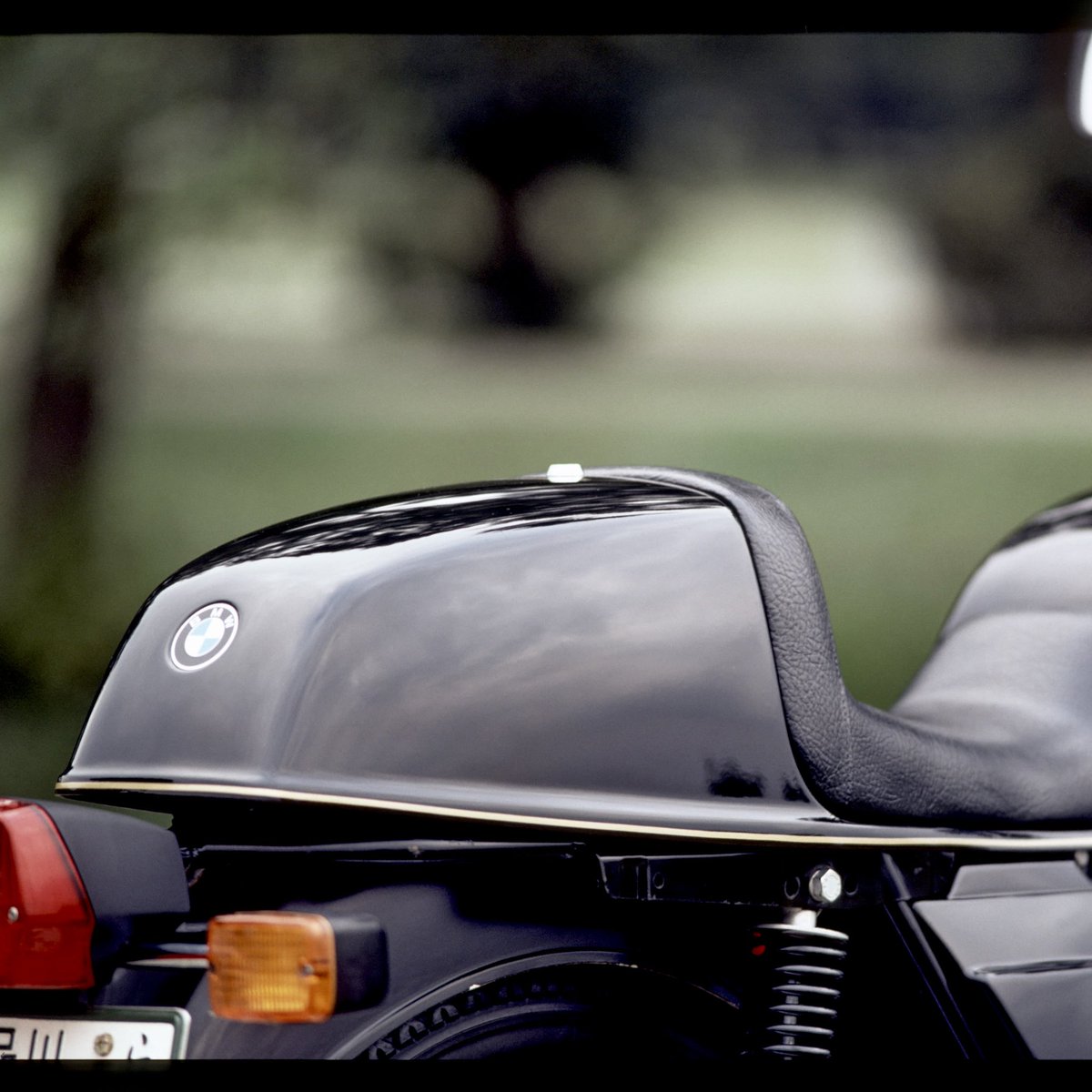 MOTOCO_co_ltd's tweet photo. our original single seat for BMW R100 and R80 is now re-product again.
we may be able to sell it to you in abroad so please contact us freely if you have any interest in our products.
#motoco #japan #BMW #R80 #R100 #singleseat https://t.co/kfgEcqi08F