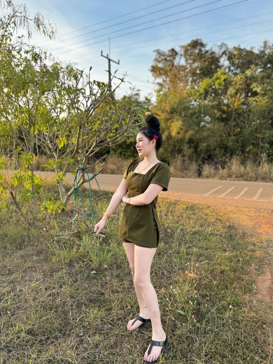 Chayapa5565's tweet photo. โตมาถึงได้รู้ว่า โลกไม่ได้สวยเหมือนเรา 😹 https://t.co/ktM87CrUK7