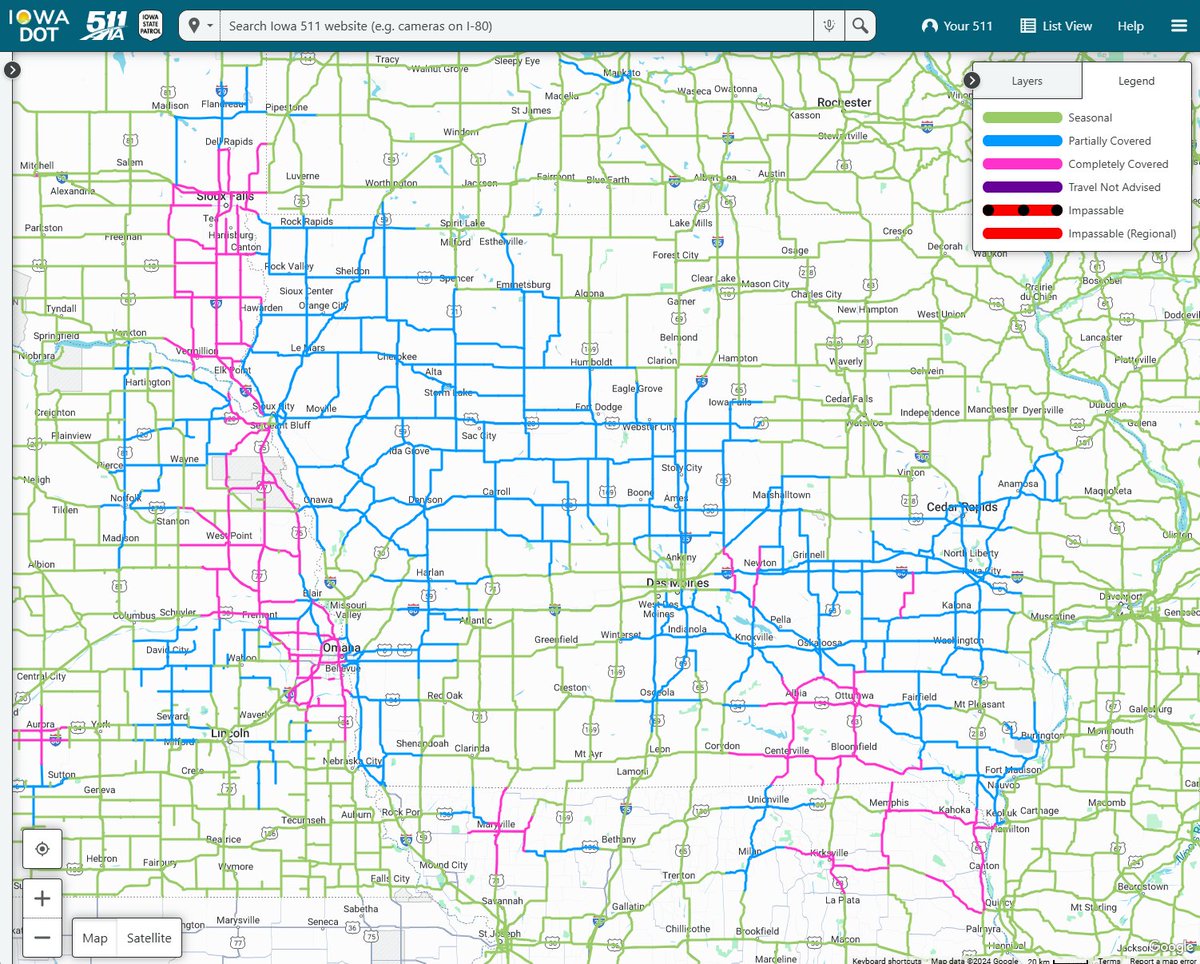 NWSDesMoines's tweet photo. Freezing rain continues and it's icy out there!  Check road conditions at https://t.co/89wFb4px8t if you are heading out.  And watch out for icy sidewalks and steps, too!   #icy #iawx https://t.co/URUY3qWtZx