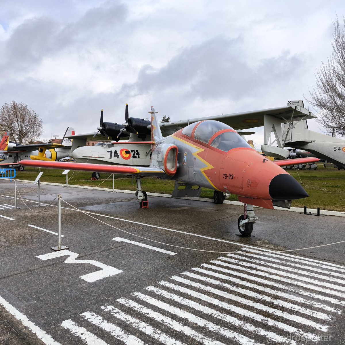 pedrospotter's tweet photo. #BuenosDias #spotters despegamos el #Sabado desde el #MuseoDelAireyDelEspacio con fotos de otro mítico avión

✈️
#CASA #C101EB #Aviojet (E.25-23/79-23) "Águila 3"
@patrullaguila
✈️

@EjercitoAire #avgeek #spotter @AmigosMuseoAire #aviation4u
#planespotting #aviationphotography https://t.co/GaLWfQ8Mcr