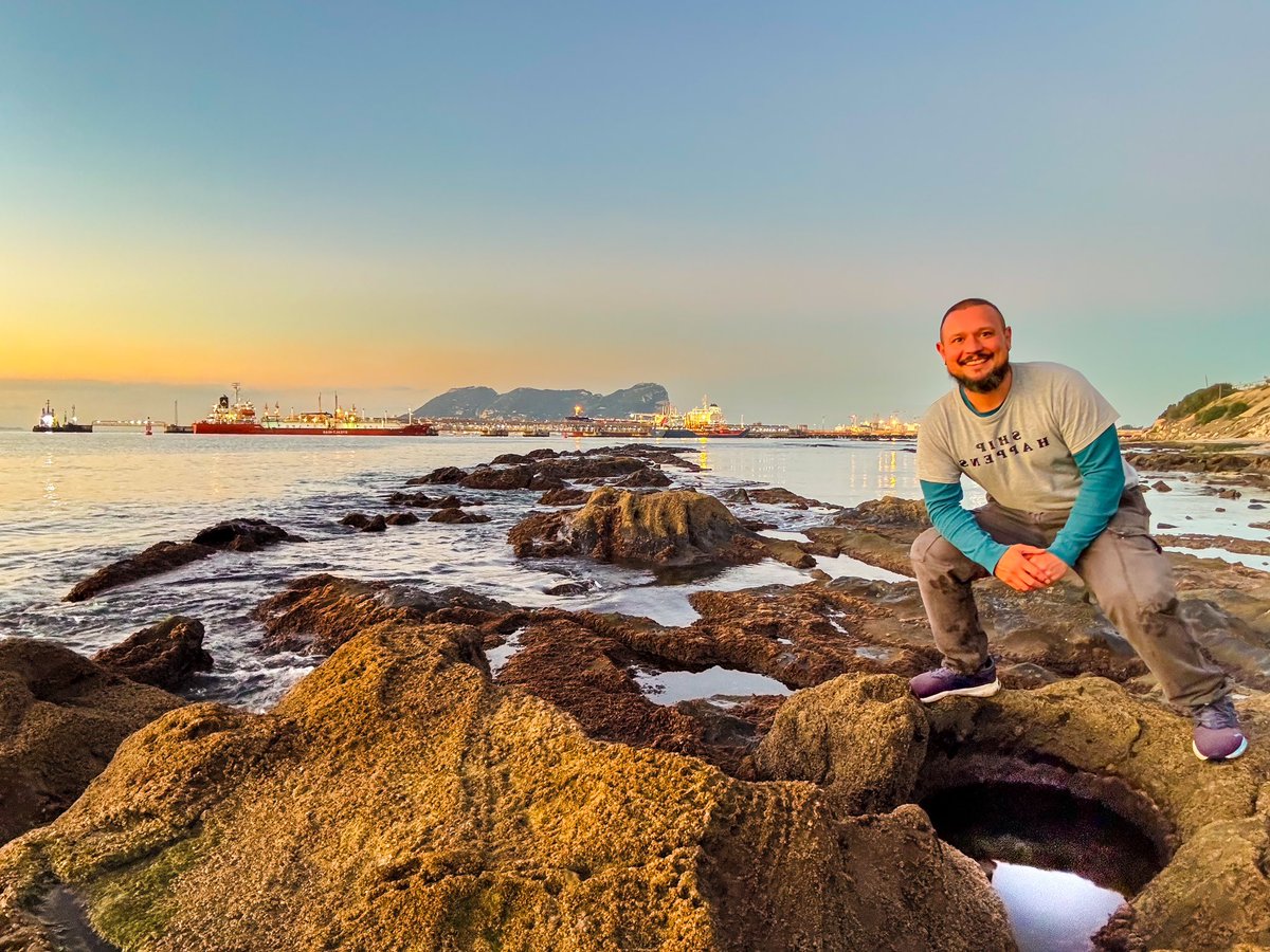 mi6o25's tweet photo. Low tide. These aren’t just rocks, it’s ancient Roman and Phoenician docks, 1000’s of years old. The ancient city of Carteya was in this location, these are some of the remains left behind from the Romans over 2000 years ago. #history #romantimes #spain #Gibraltar https://t.co/cxXUlRcdSx