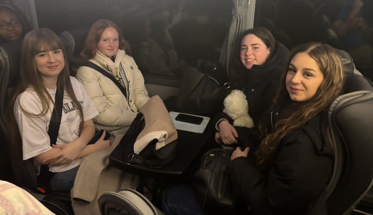 We’re on our way to <a href="/SciFest4STEM/">SciFest4stem</a> in Dublin this morning with <a href="/TeenTurn/">TeenTurn</a> <a href="/desmondcollege/">Desmond College</a>