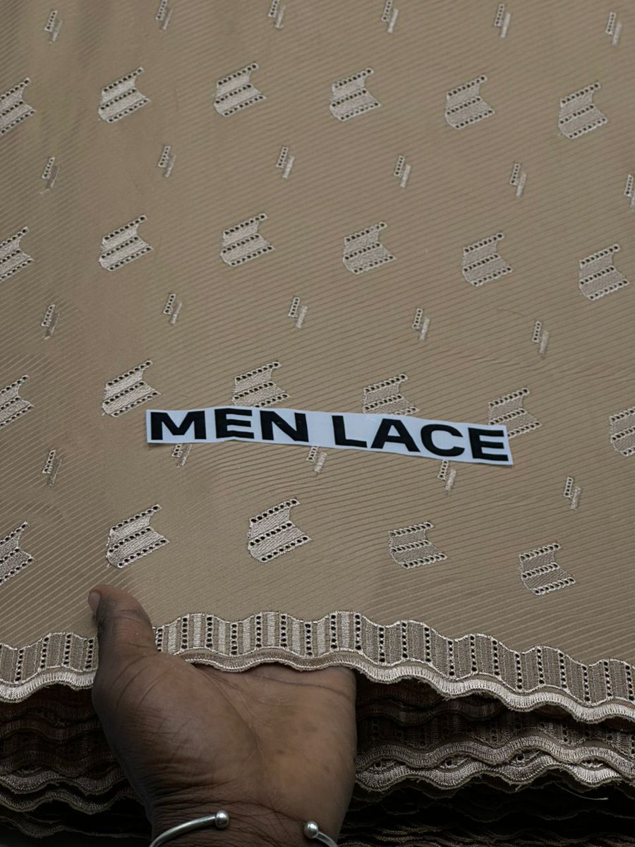 kawu90's tweet photo. Kindly Rt🔁 Like PLS
Polish Luxe Men Lace
🏷️ Price:#202k (10 yards)
#101k (5 Yards)
☎️Call,DM/WhatsApp
(08036321855)
🌍 KANO
🛵 Nationwide delivery https://t.co/auk1zmoPEp