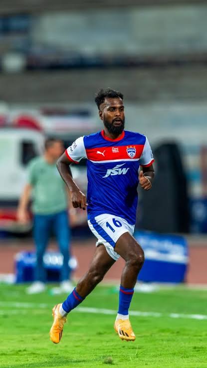WestBlockBlues's tweet photo. Happiest Birthday to namma Shankaranna!
You’ll always be one of us. #OGSquad #OneOfOurOwn https://t.co/nKTaOh1vCl